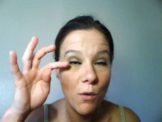 How To Apply Fake Eyelashes