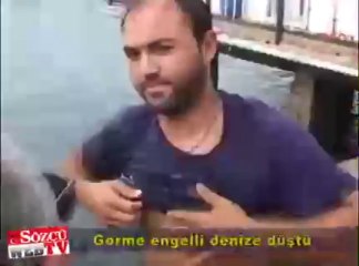 Denize düşen görme engelliyi dalgıç kurtardı