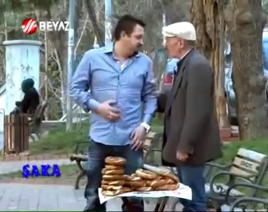 Mustafa Karadeniz Simitçiye Şaka