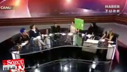 Canlı yayında Kürtçe ‘Ne Mutlu Türküm Diyene’ pankartı açtı