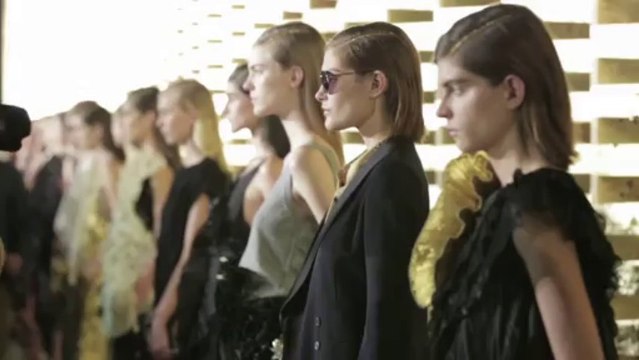 Le défilé Dries Van Noten printemps-été 2014