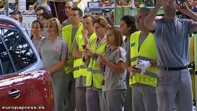 El Príncipe visita la planta de PSA Peugeot Citroën en Vigo