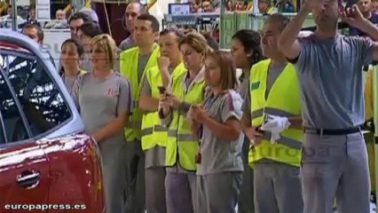 El Príncipe visita la planta de PSA Peugeot Citroën en Vigo