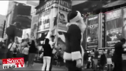 Kendi yarattığı iç çamaşırının reklamını da kendisi yaptı