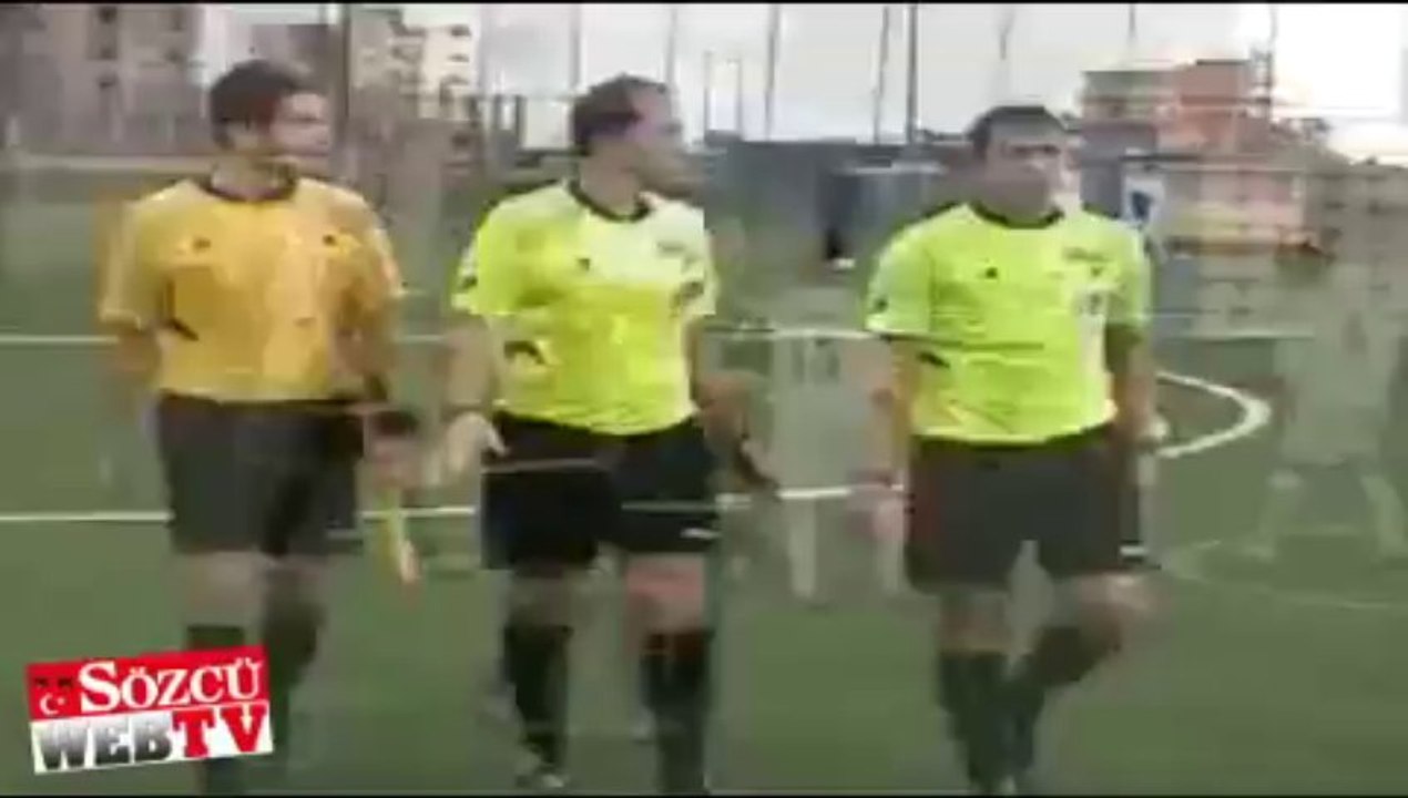 Futbolcular tekme tokat kavga etti