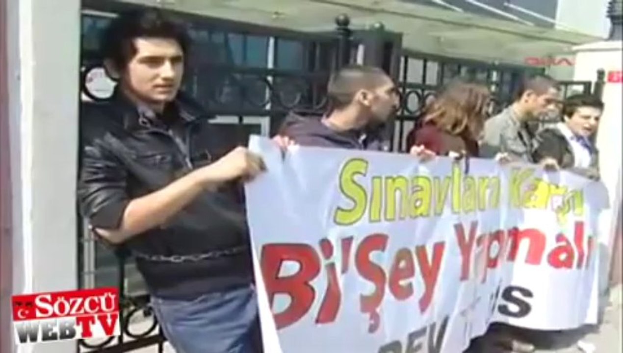 Ösym binasında zincirli eylem