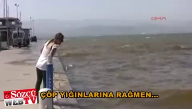 İzmit Körfezi kızardı