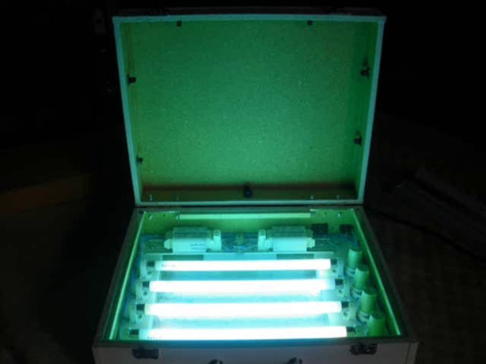 Making a UV platesetter, PCB, Circuito impreso UV, fabriquer une insoleuse uv, néon uv