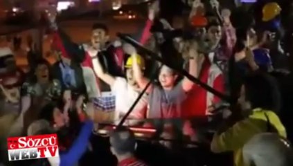 Büyük Taksim Korosu performansı