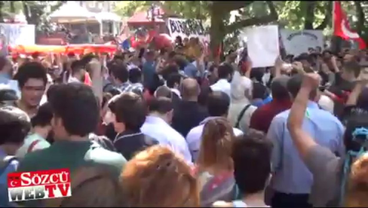 “Diktatör İstifa”