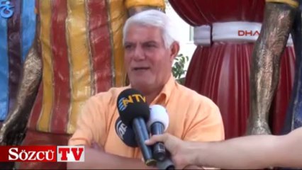 Dev futbolcu heykelleri sergilendi