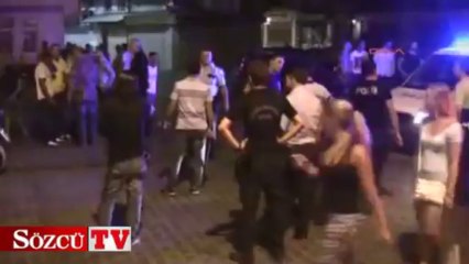 Sokak ortasında birbirlerine girdiler