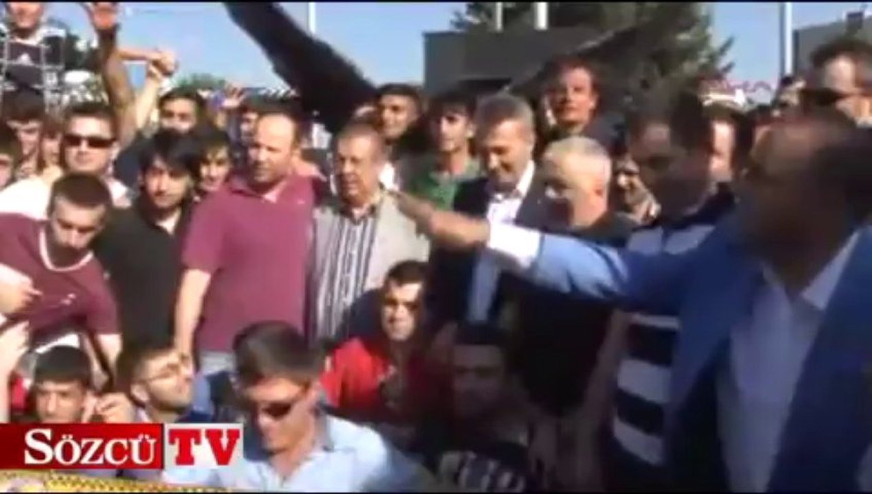 Beşiktaş şampiyonluk anıtı açıldı