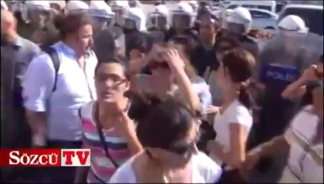 Adliye önünde polis müdahalesi