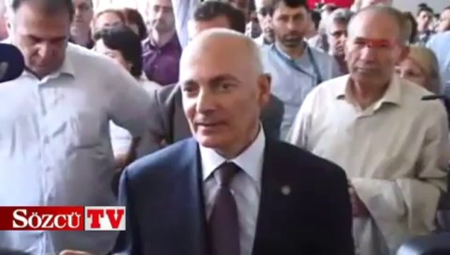 O rektör istifa etti!