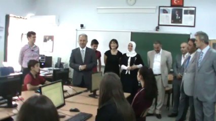 MİLLETVEKİLİ TEMEL COŞKUN, TEKNİK MESLEK LİSESİNDE ÖĞRENCİLERİ ZİYARET ETTİ