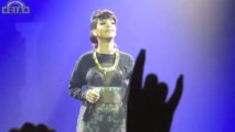 Rihanna BOOED on Stage After Coming Late