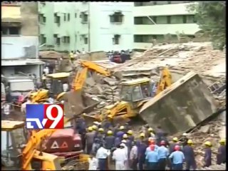 4 story building collapses in Mumbai Dockyard