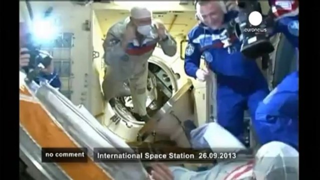 Space: three astronauts joins ISS on... - no comment