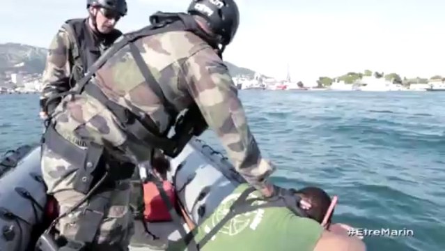 Caméra embarquée - Interpellation musclée en zodiac