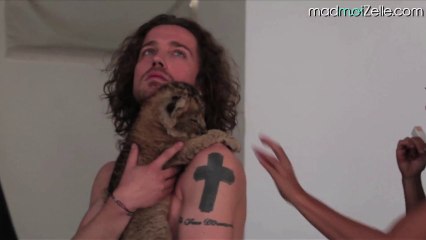 Sur le shooting de Julien Doré et les lionceaux