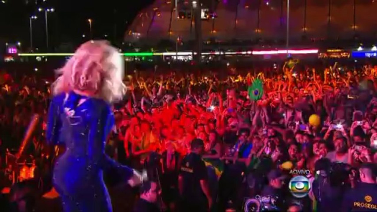 Beyonce  -  Irreplaceable    live