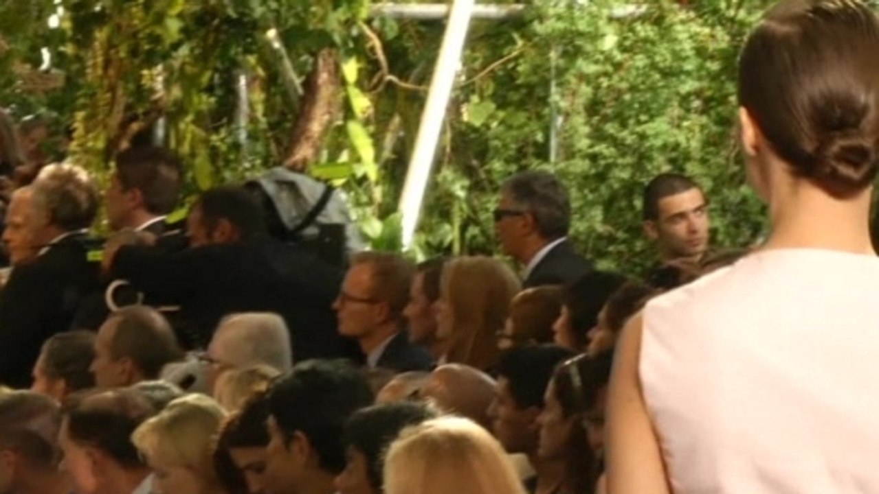 Dior's Raf Simons presents a flirty, flowery, feminine collection at Paris Fashion Week