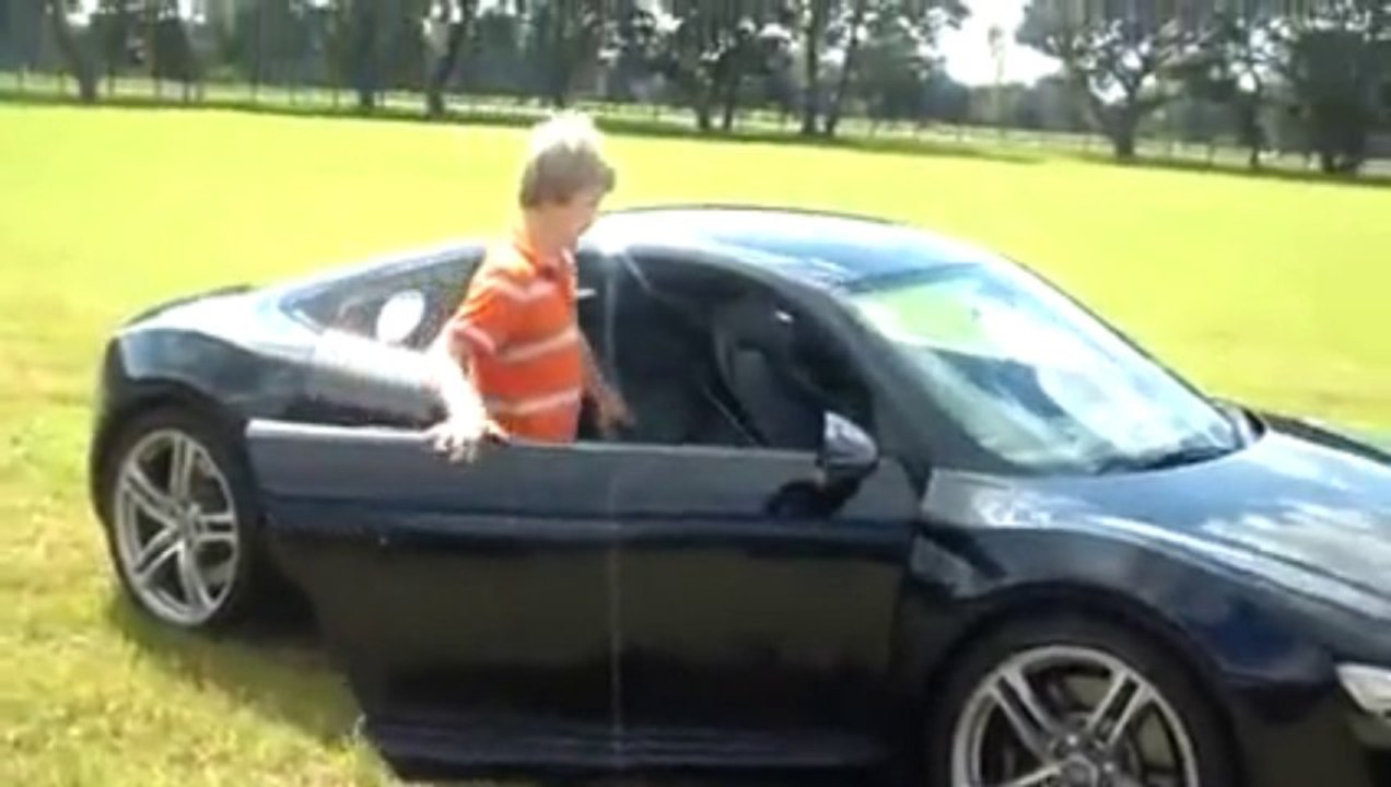 11 years old Kid driving a R8 AUDI Car... And drift!
