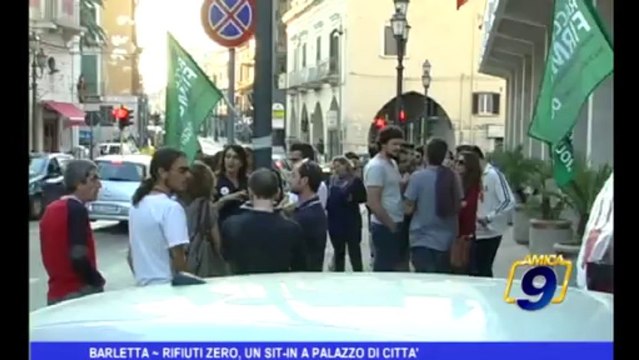 Barletta | Rifiuti Zero, un Sit - In a palazzo di Città