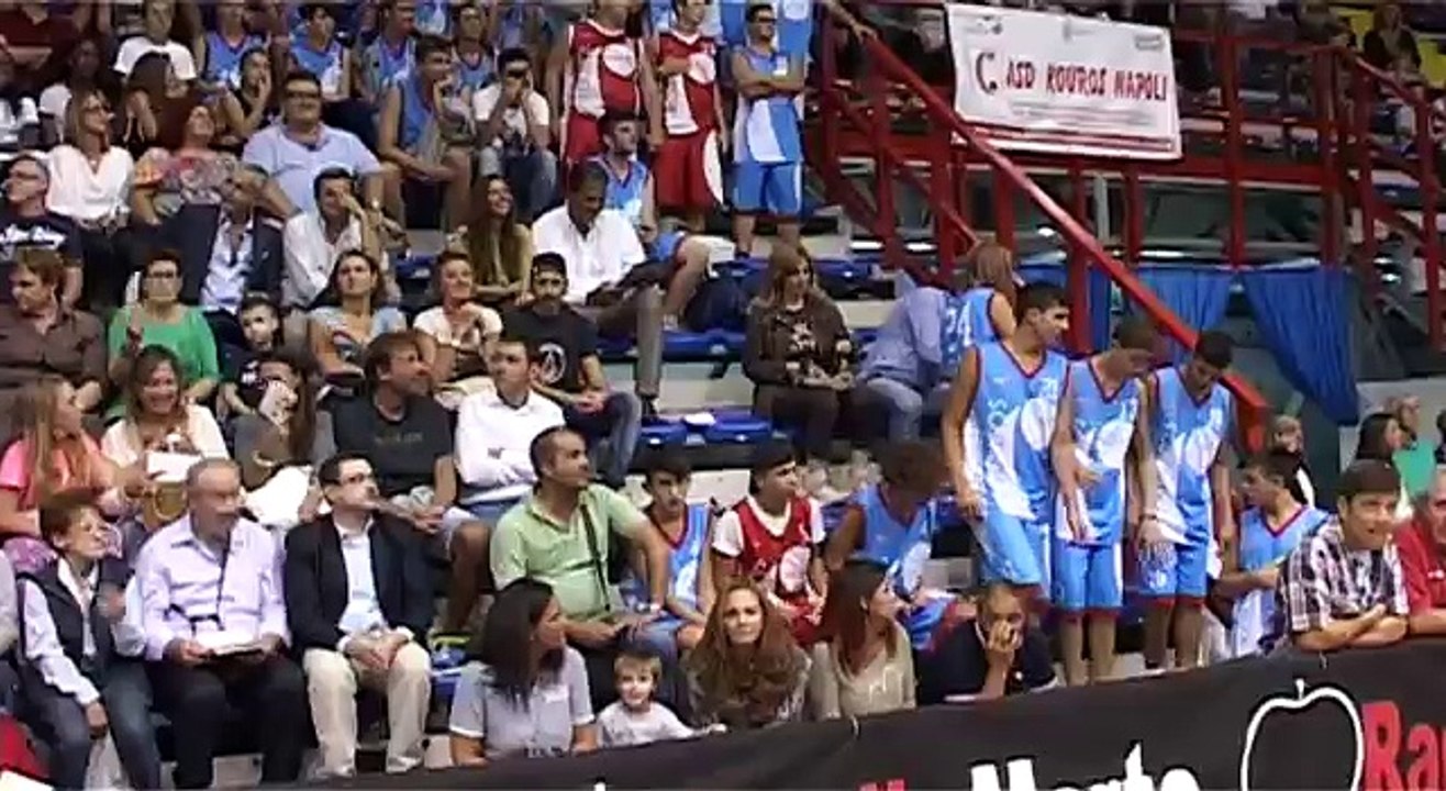 Napoli - Grande festa per l'Azzurro Napoli Basket (27.09.13)