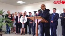 Jean-Yves Le Drian remet les insignes de l'ordre du mérite au maire: Mr Berthou - Le ministre de la Défense en visite à Plounévézel