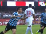 Com falha do árbitro, Grêmio vence o São Paulo no Morumbi