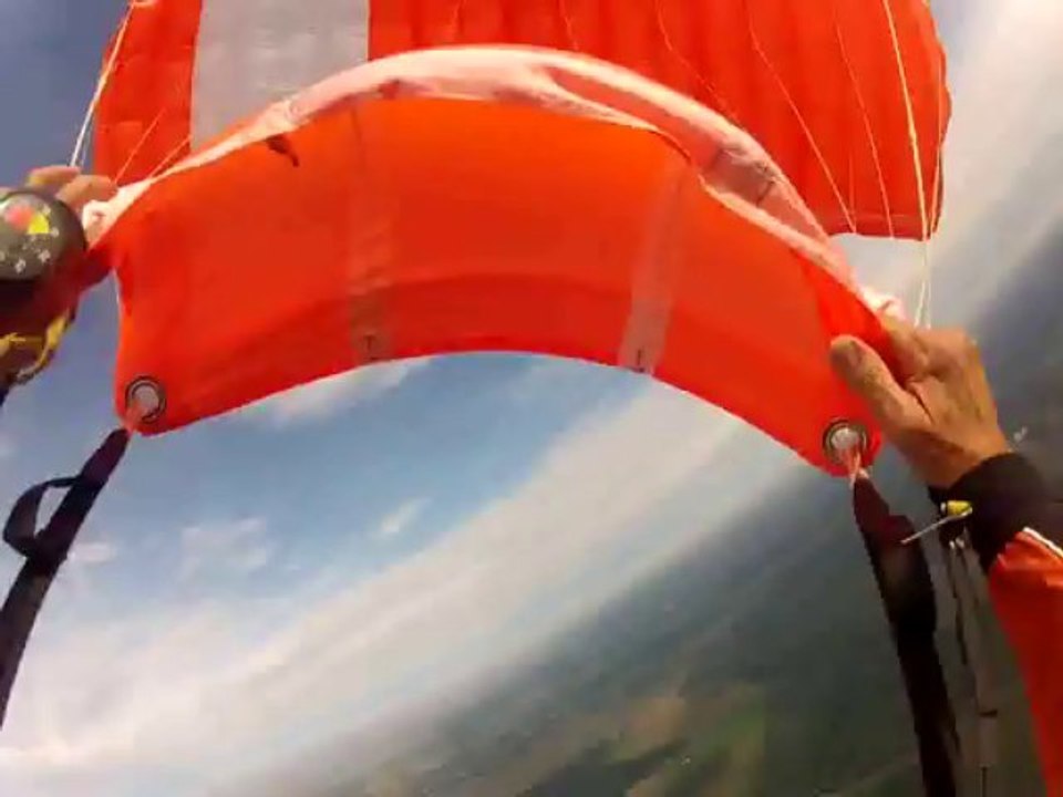 PARACHUTISME-CHALLENGE PARAHANDISPORT : Jean-Michel Picarda saut 1