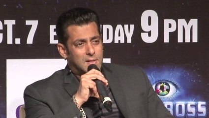 Salman Khan Got Angry on His Fans - Watch Why ?