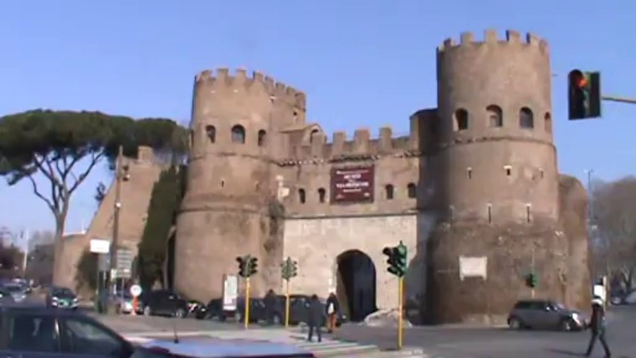 Pyramide de Cestius à Rome