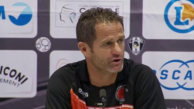 Conférence de presse CA Bastia - Stade Lavallois (1-1) : Stéphane ROSSI (CAB) - Philippe HINSCHBERGER (LAVAL) - 2013/2014