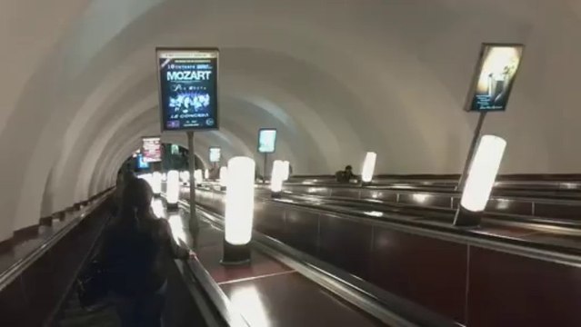 Huawei Ascend P6, тест камеры - На эскалаторе