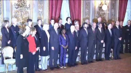 Crise politique en Italie: tous les ministres du parti...