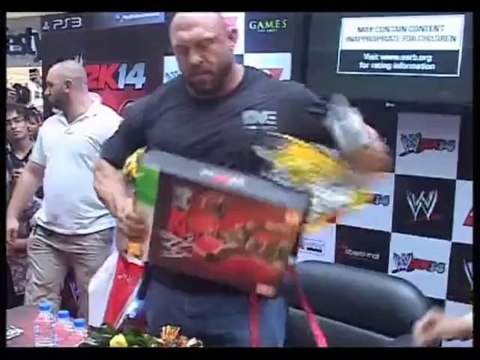 WWE superstar Ryan Reeves enthralls crowd in India