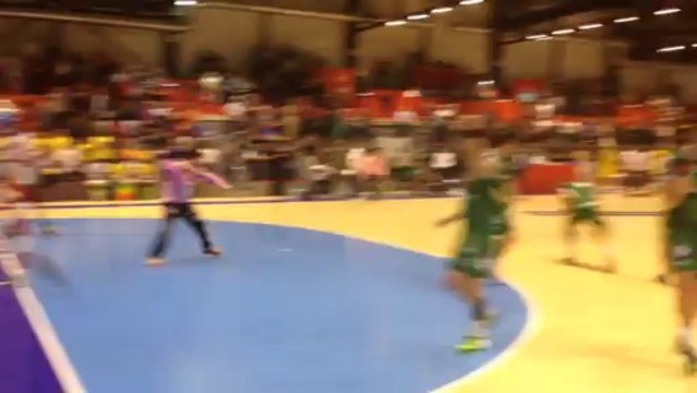 Tremblay - HBC Nîmes (LNH) | Coup Franc direct A. Bingo raté