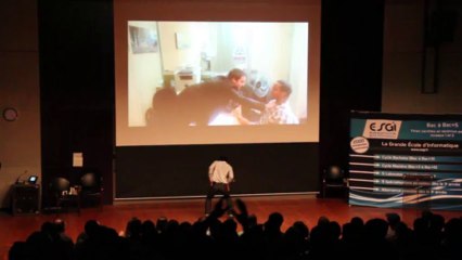 Cérémonie de clôture de la semaine d'intégration - Curtys danse sur Contraoutai (Stromae - Papoutai Remix)