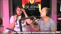 Joe Jonas chante amoureusement pour Max - C'Cauet sur NRJ