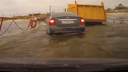 Faire couler un pont avec un camion... Check!!! Vive les Russes!!