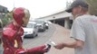 Iron Man aide les SDF!! Nouveau super héros...