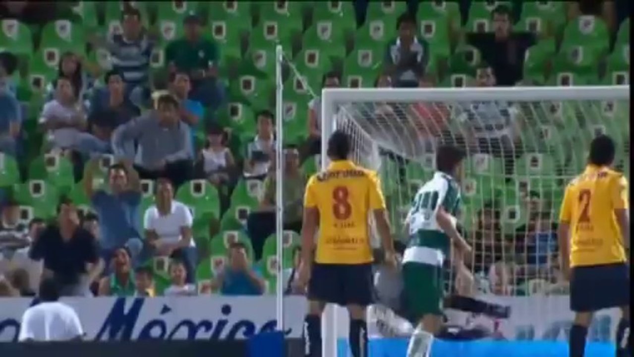 Tor-Wahnsinn in Mexiko: Zwei Brüste und ein Volley