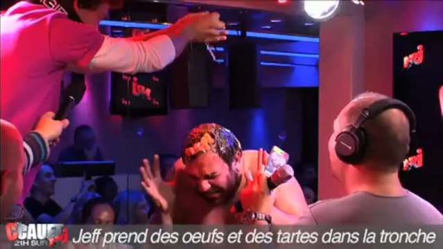 Jeff prend des oeufs et des tartes dans la tronche - C'Cauet sur NRJ