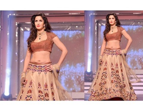 Katrina Kaif Sizzles The Ramp At Late Yash Chopra Birthday 2013
