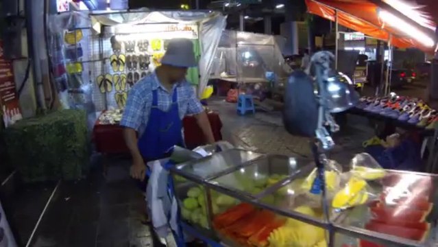 Bangkok (Thailande) 30/09/2013 Street food in Silom