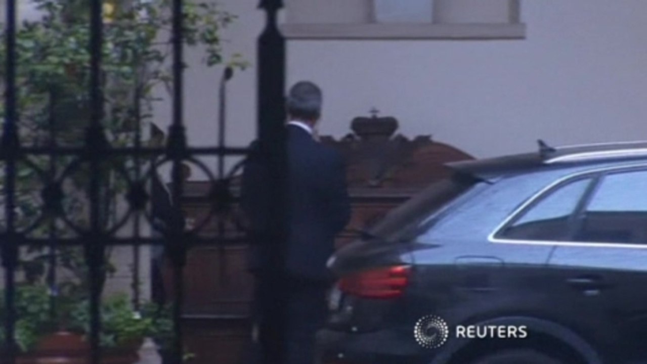 Berlusconi returns for crunch talks