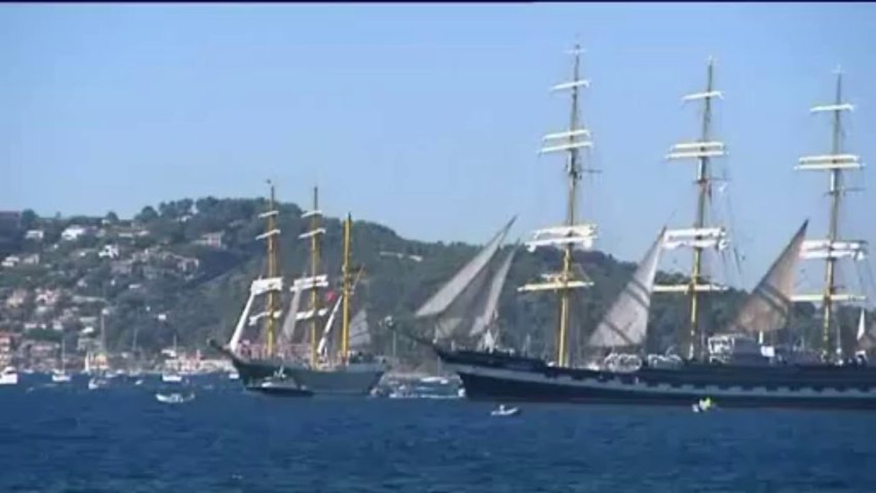 Voiles de légende : les voiliers quittent la ra...